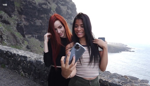 Two beautiful models take a good selfie porn pics