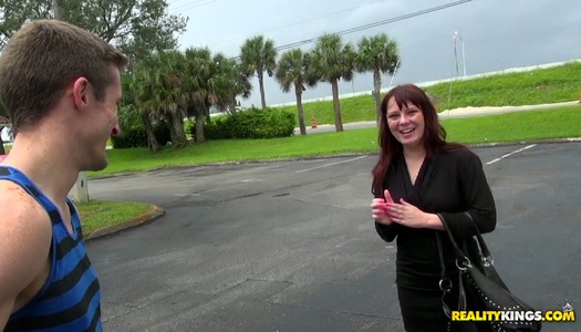 Seductive redhead mommy gets seduced for a quckie porn pics