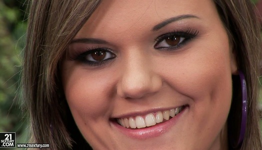 Slutty student Rosee wanna become a real porn star porn pics