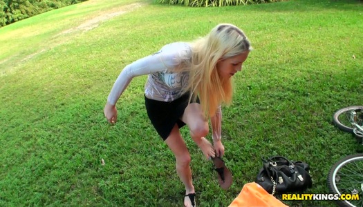 Amateur blonde gal Rebecca gives blowjob for a money porn pics
