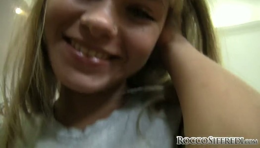 Hot curvy babe gives blowjob to Rocco Siffredi porn pics