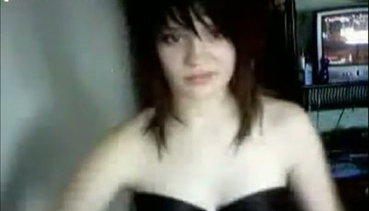 Sextractive Emo babe shows her peachy tit soff porn pics