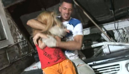 Car fixing ends up with stout blowjob porn pics