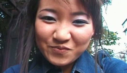 Amateur whore Yuko is willing to masturbate in front of cam porn pics