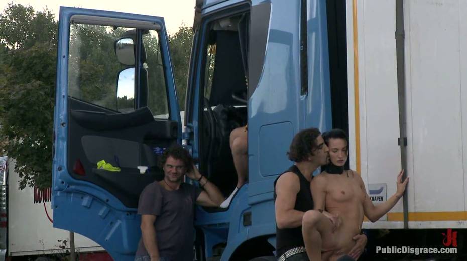 Kinky trucker Zenza Raggi fucks tied up submissive brunette in public - 9. pic